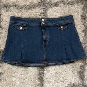 NWT American Eagle Outfitters Low-Rise A-Line Mini Stretch Skirt